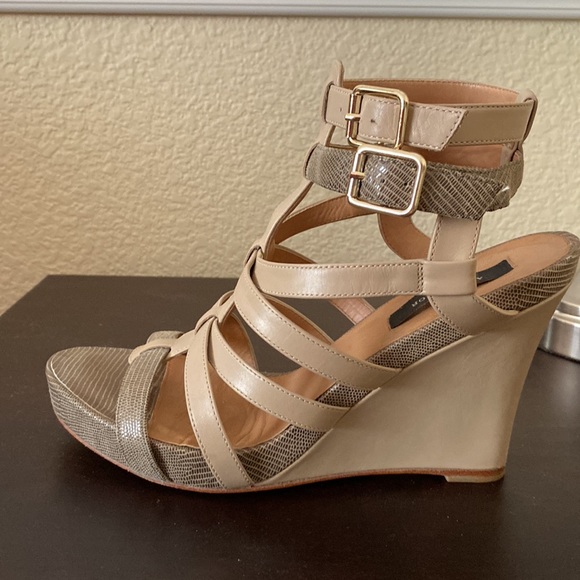 Ann Taylor Leather Platform Wedge Straps Sandals size 9.5 - Picture 3 of 10
